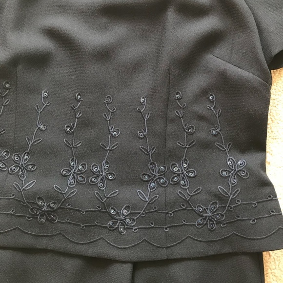 Vintage classical style, navy blue, gorgeous dress - Picture 3 of 3